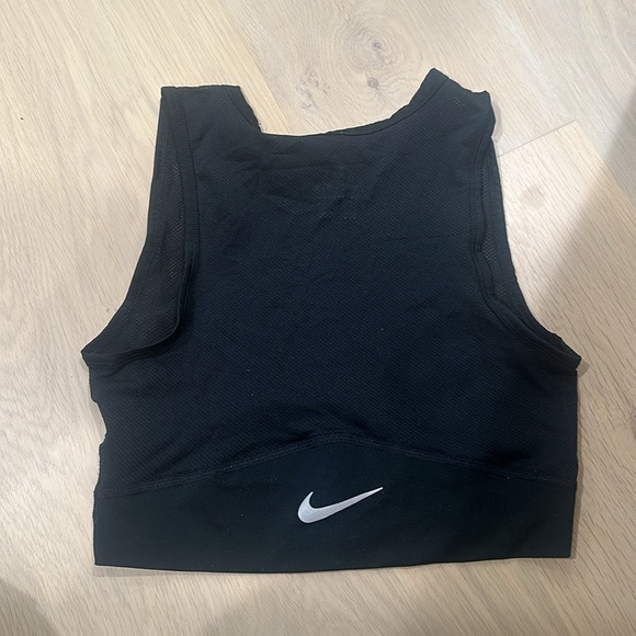 NIKE black mesh cropped tank top - Picture 2 of 3